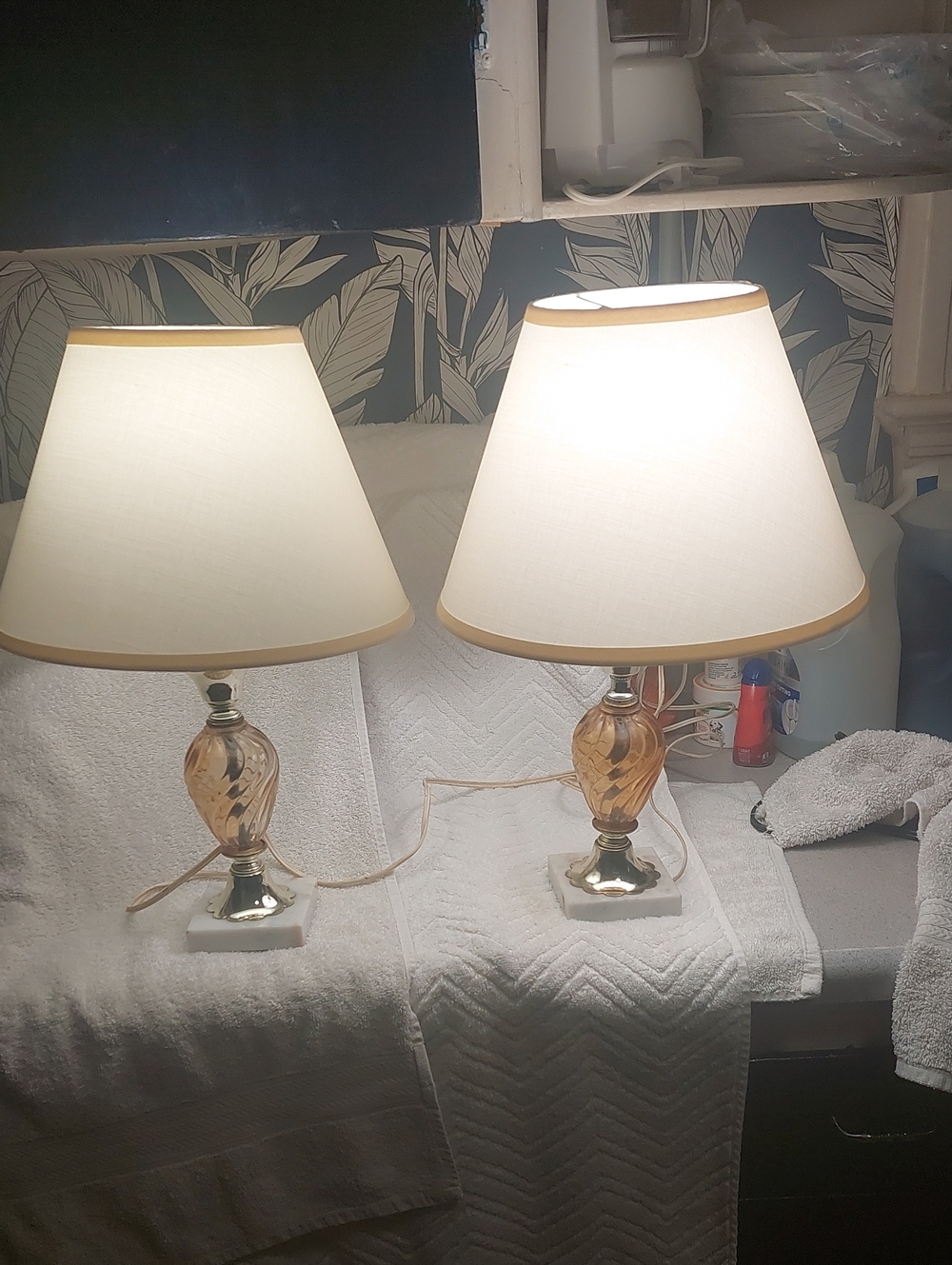 2 Elegant Amber Glass Table Lamp with White Shade - Unbranded 18 Inches